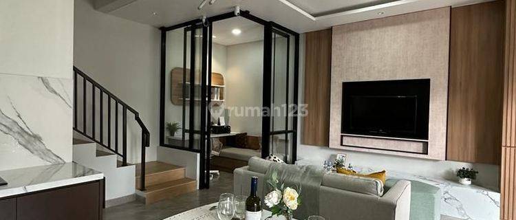 DI JUAL RUMAH 3 LANTAI ,PERUMAHAN TERBARU DI BINTARO 1