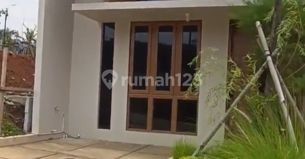 Brand New House Springhill Yume Green 1