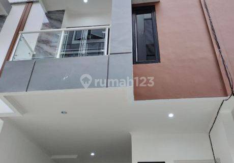 Rumah Mewah Di Rawasari Dekat Green Pramuka Square 3 Lantai 1