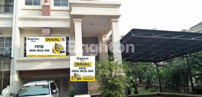 RUMAH HOOK KELAPA GADING 3 LANTAI SIAP HUNI 1