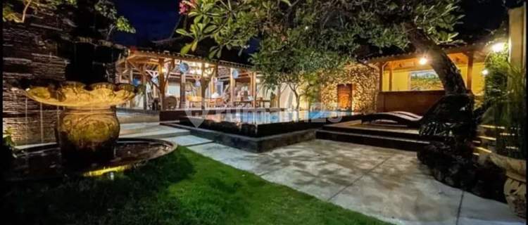 TOP URGENT VILLA FOR SALE NEAR THE BEACH LOCATION MERTASARI SIDAKARYA SOUTH DENPASAR 1