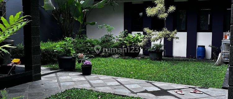 E-036  Dijual Rumah Cantik dan Nyaman di Kota Baru Parahyangan 1