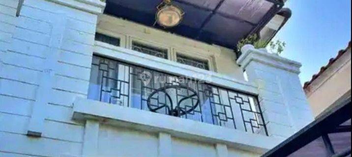 Rumah 2 Lantai Nyaman Terawat di Legenda Wisata Cibubu 1