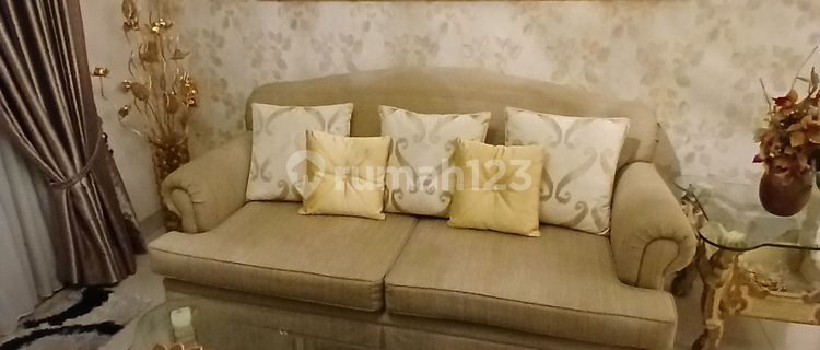 Apartemen Central Park/ 2br/ Bagus/ Bersih/ Mewah/ Furnished/ 1