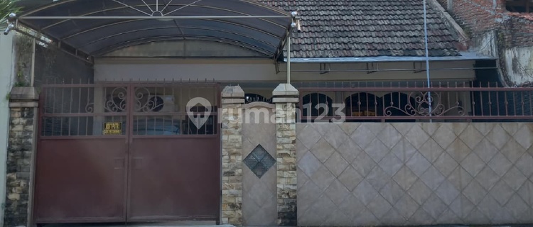 FOR SALE: BUSINESS HOUSE & BOARDING HOUSE IN DUKUH KUPANG AREA, SURABAYA 1