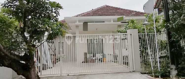 Rumah Bagus Semi Furnished SHM Wiyung, Surabaya, Surabaya 1