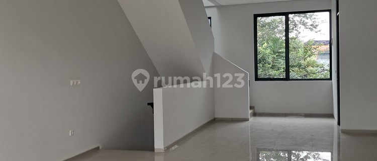 New Shop House Ready for Use. For Pediatric Clinic Business. Beauty Clinic. 1