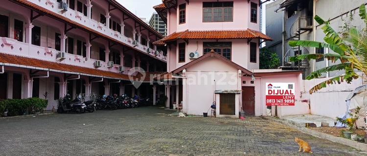 For Sale Quickly, 5-Minute Walk to UI Depok Campus Building 1