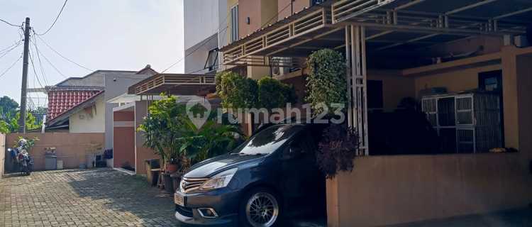 For Sale: House in an Exclusive Cluster in Kukusan Beji, Close to UI Depok. 1