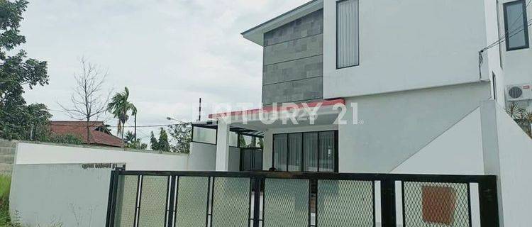 Rumah Siap Huni 2 Lantai Di Setraduta Cemara 3 1