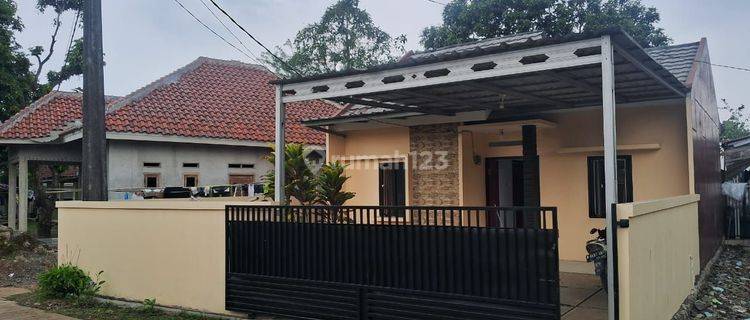 Rumah cantik 1 lantai siap huni di Cisauk  1