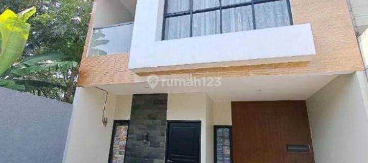 Rumah 2 lantai Modern di Lubang Buaya Jakarta Timur 1