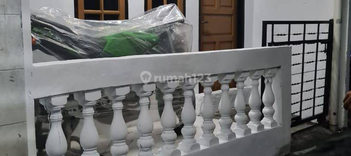 Disewakan Kamar Kost2an murah deket KRL dan Halte Busway  1