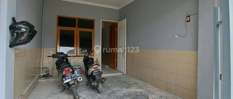 Disewakan Rumah 2 1/2 Lantai Di Villa Taman Bandara 1