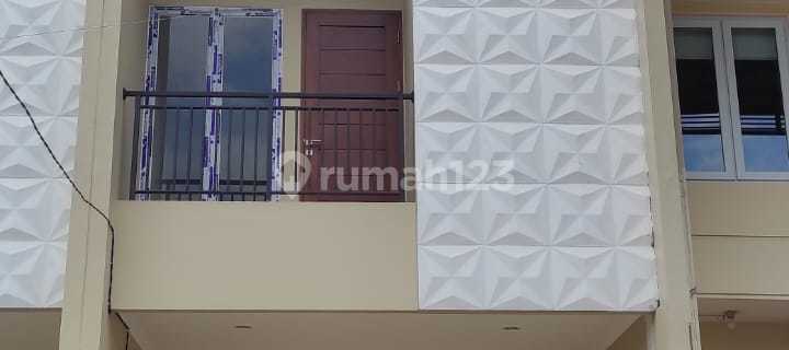 Dijual Rumah 3 Lantai Baru Bangun di Tanjung Duren Duri Kepa 1