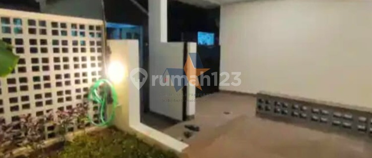 Beautiful House in Graha Bintaro Cluster, Near Parigi Toll, South Tangerang. 1