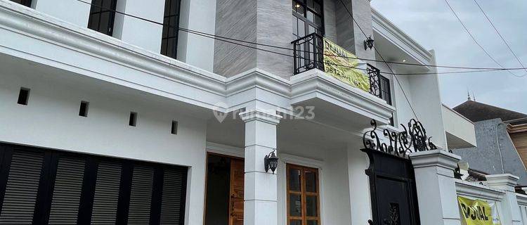 Rumah Bagus SHM di Kebayoran Baru, Jakarta Selatan 1