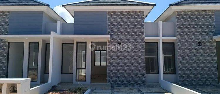 Rumah Butuh Renovasi di Perumahan Glory Paris, Batam 1