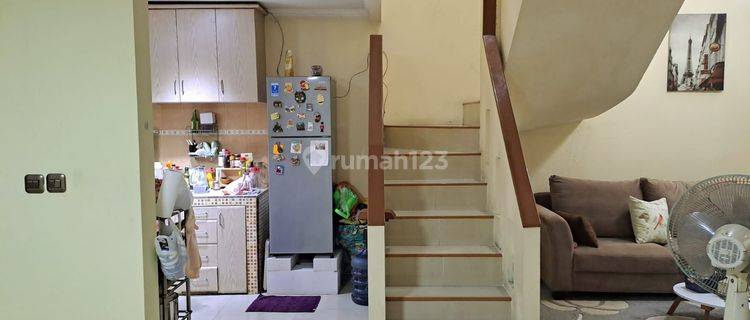 Rumah Cantik 2 lantai Metro Permata 2 Hadap Timur  1