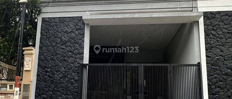 Di Jual Rumah Baru 2 Lt Siap Huni Lokasi Surabaya Selatan di Jemur Andayani 1