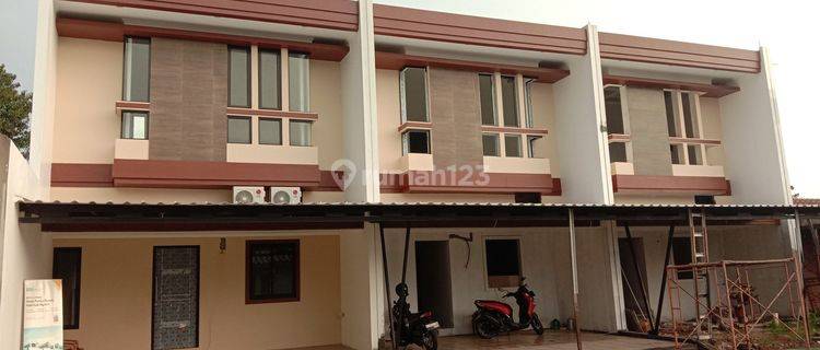 Rumah 2 Lantai Area Jatiwaringin Kota Bekasi  1