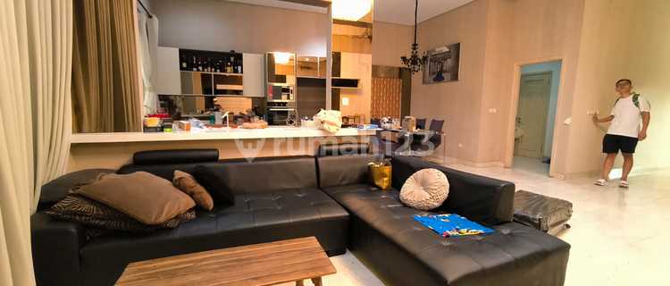 Disewa Rumah PIK Crown Golf Furnish Uk 8x24 m² at Jakarta Utara 
 1