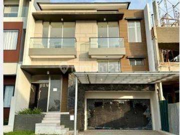 DISEWAKAN Rumah PIK 2 cluster Pantai Bukit Villa PIK2 Uk 12x30m2 at Jakarta Utara 1