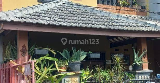 Rumah2 lantai sertifikat hak milik 2 Lantai SHM Sudah Renovasi Timur Rumah 1