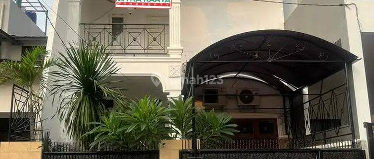 Rumah Keren 2 Lantai Interior Menawan di Pondok Kelapa Jaktim 1