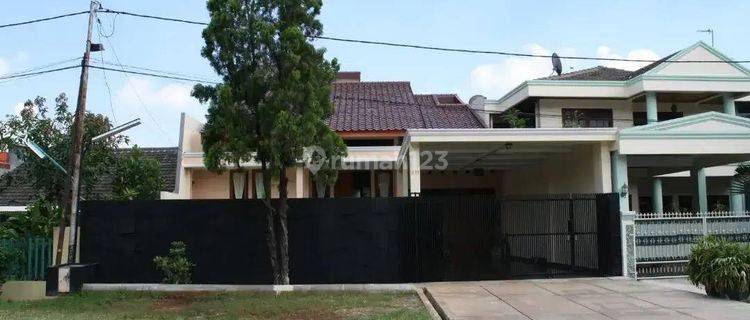 Rumah Bagus Luas 303m2 Siap Huni di Perum Pulo Gebang, Jaktim 1