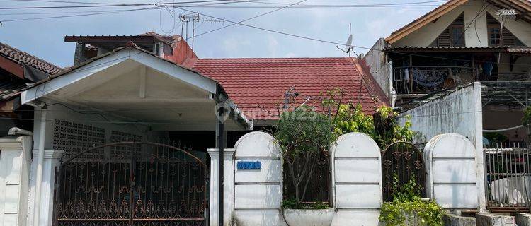 Rumah asri nyaman di Pulogebang  1