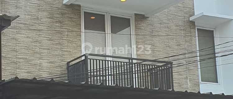Rumah 3 Lantai di Janur Elok Belakang Sport Mal Kelapa Gading Jakarta Utara 1