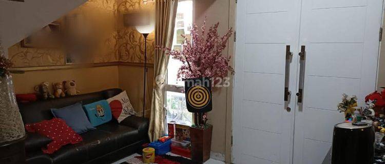 Disewakan Rumah Hoek Semi Furnished di Cluster Bluebell Summarecon Bekasi 1