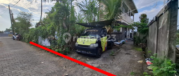 Boarding House in Peguyangan with Spacious Land 1