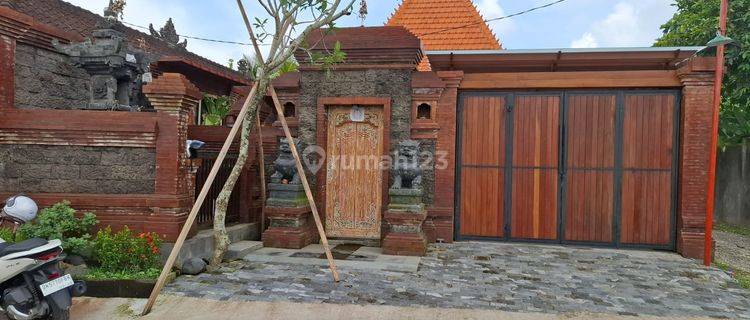 Balinese Villa With Beautiful Ricefield View in Marga, Tabanan 1