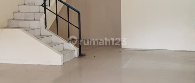 For Rent/ Sale Ready-to-Occupy Shop House Wolter Monginsidi Busy Location 1