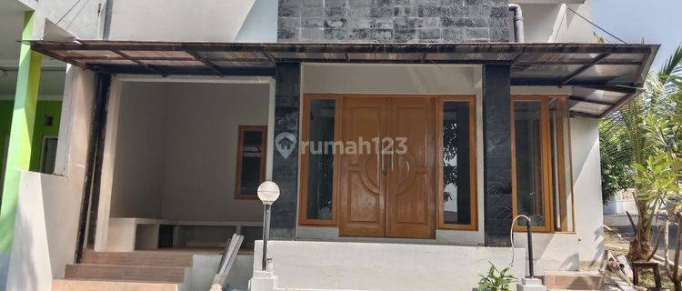 Rumah Mewah Dua Lantai Bebas Banjir Daerah Banyumanik  1