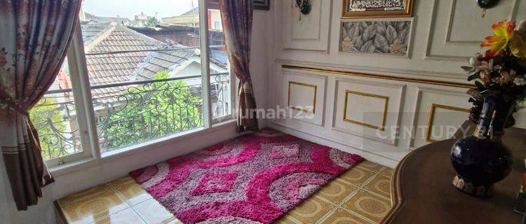 Rumah Mewah Full Furnished 2 Lantai Full Granit 1