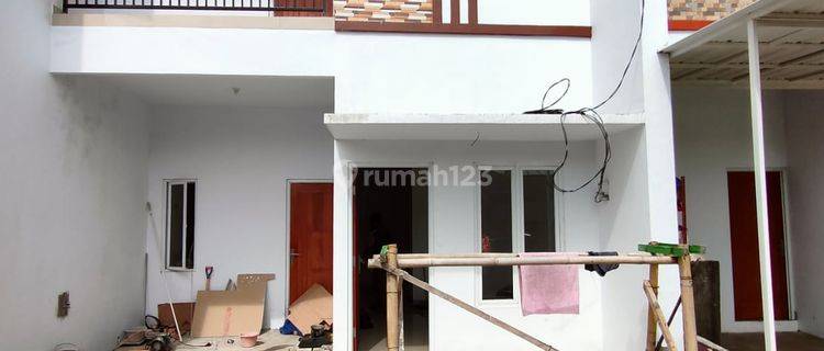 Rumah 2 Lantai Baru Unfurnished SHM di Jalan Raya Kodau Jatimekar Kota Bekasi, Bekasi 1