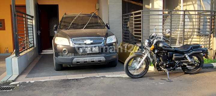 Rumah 2 Lantai Bagus Unfurnished SHM di Cluster Di Jatimakmur Dekat Pintu Tol Pinggir Jalan Raya , Bekasi 1