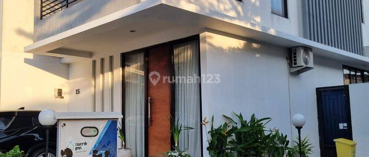 Rumah Cantik 2 Lantai Semi Furnish Cireundeu  1