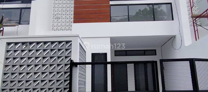 1,35M Rumah Baru Lebar 6m di Gading Pantai Surabaya Timur 1