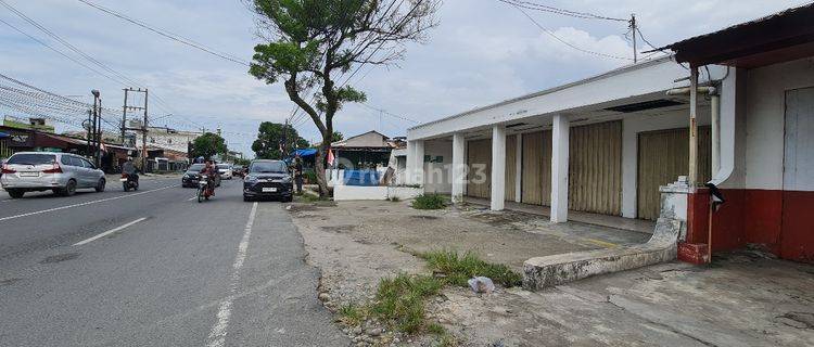  Urumah Kontrakan Unfurnished Butuh Renovasi Shm - Sertifikat Hak Milik Di Jl. Bilal Ujung, Medan Timur Buka Usaha Buka Swalayan Buka Rumah Makan Lokasi Cocok Untuk Buka Bisnis 1