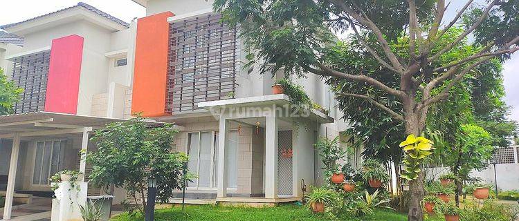 service in english  Rumah HOEK LEBAR 8 SIAP HUNI VOLTA 1