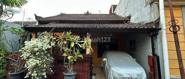  Rumah Unfurnished SHM di Gatot Subroto, Denpasar 1