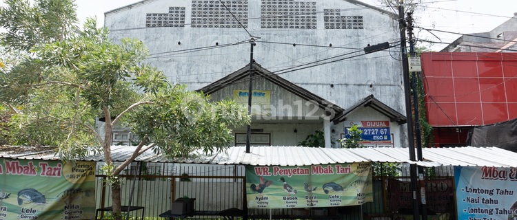 Below Appraisal Cheap Sale Roadside Ex-Swallow House in Blora 1