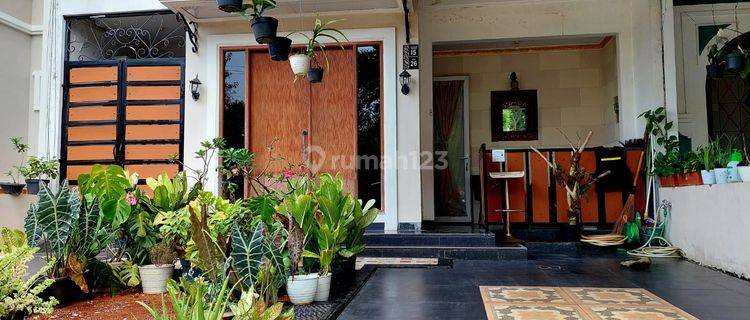 Dijual Rumah Modern di Legenda Wisata, Bogor 1