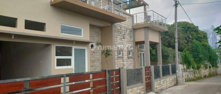 Rumah Villa Mewah 2lt di Dekat Bns Private Pool, Rooftop, Balkon 1