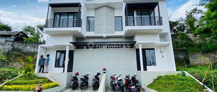 Rumah Sultan 3 Lt, View 270 Pagunungan Poros Aspal Dau Malang 1