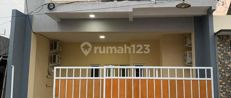 For quick sale! Exclusive 2-story active boarding house, always fully occupied, fully furnished. 1